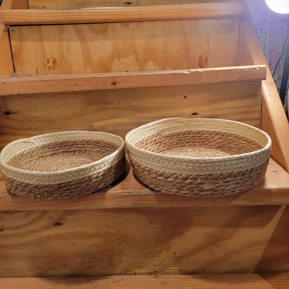 Round 2-Toned Nesting set of 2  Baskets for Display/Organization